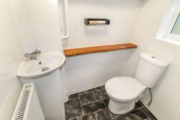 2 Bedroom Terraced House To Let