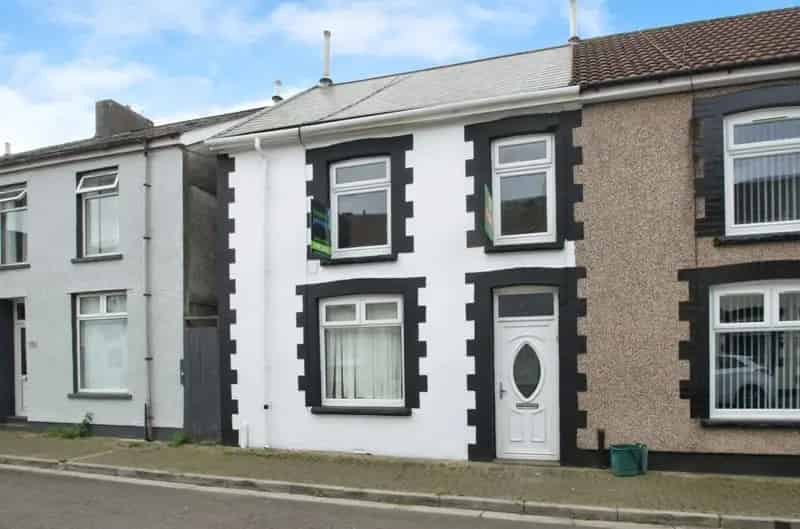 2 bedroom terraced house