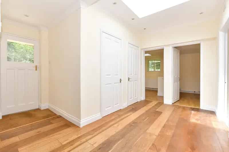 Grade II Listed 3-Bed House with Equestrian Facilities and 7.36 Acres