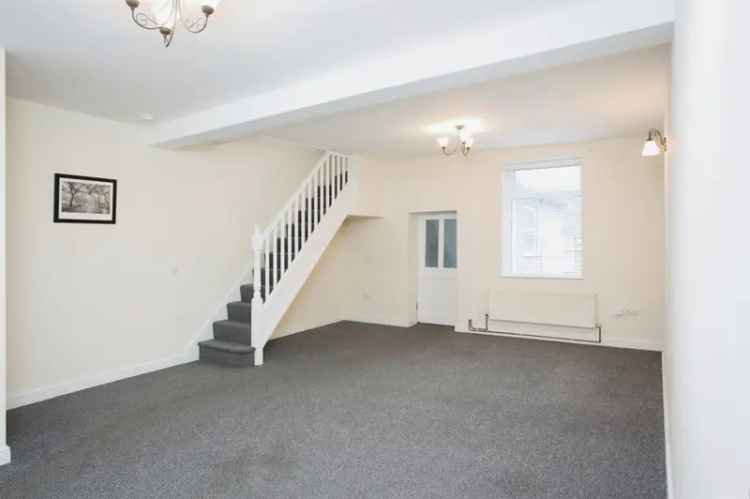 3 Bedroom End Terrace House Recently Renovated No Chain