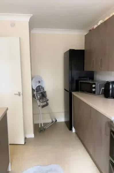 Ground Floor Flat New Kitchen New Carpet Street Parking