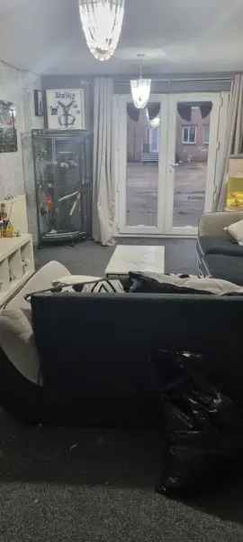 2 Bed Ground Floor Flat Northfleet Phoenix Park Secure Parking Amenities