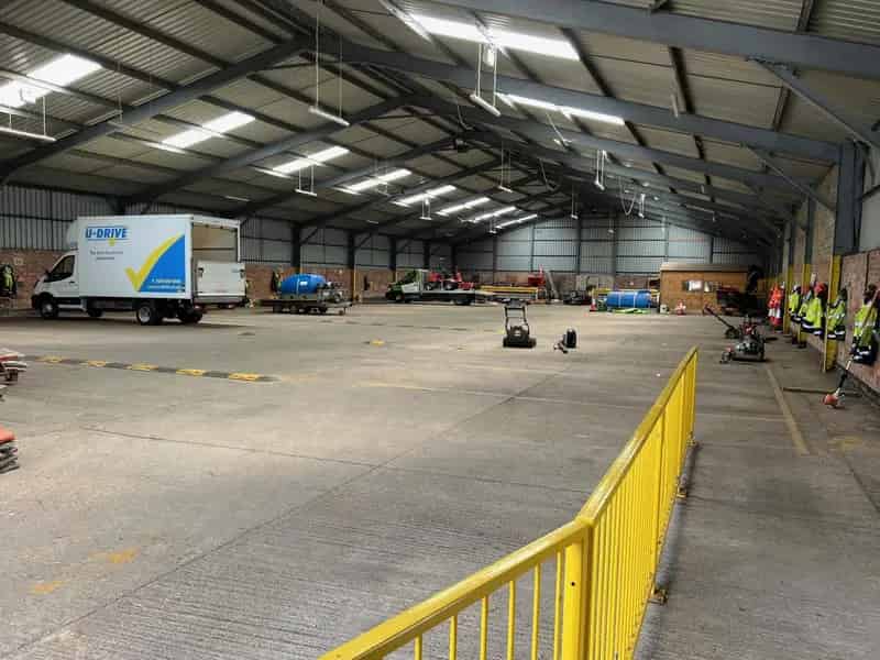 Warehouse to Let Near M25 J22 and M1 J6a