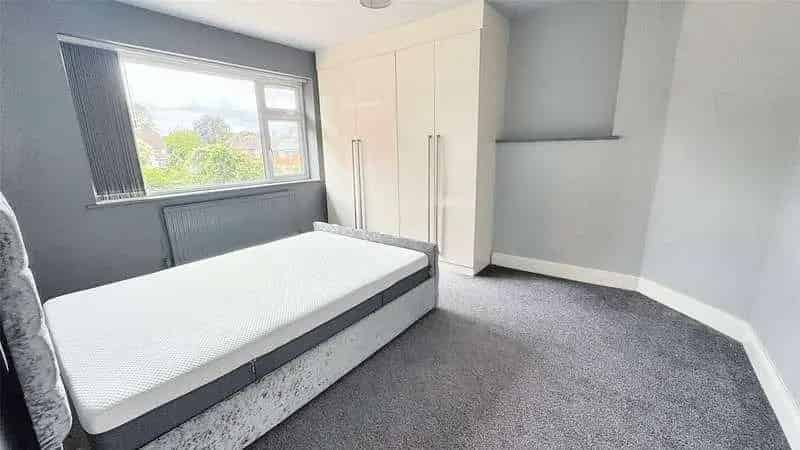 5 Bed Detached House For Sale
