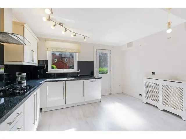 3 Bedroom Terraced House for Sale Bridgeton