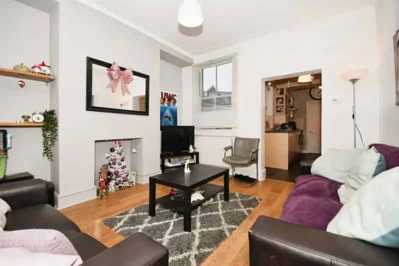 4 Double Bedroom Mid Terrace House S11 Near Botanical Gardens