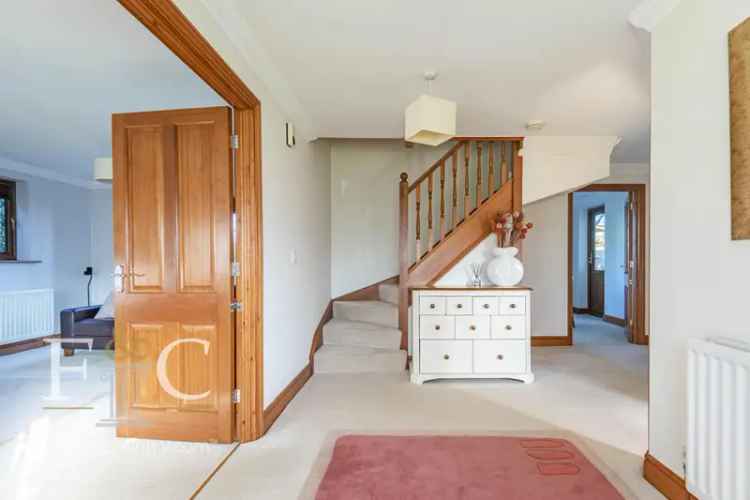 Detached House for sale with 6 bedrooms, Epping Road, Roydon