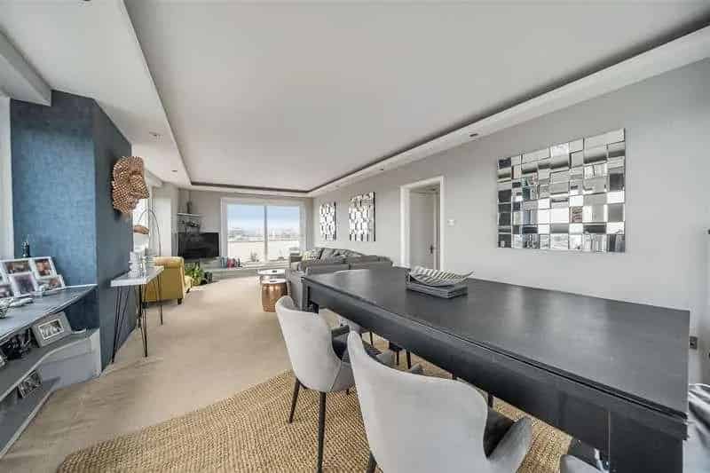 2 Bed Flat for Sale Panoramic Views Terraces Garage Parking Lift