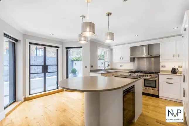 4 Bedroom Mews House Near Gloucester Road Chelsea South Kensington