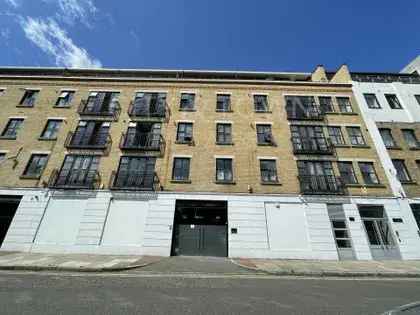 1 Bedroom Apartment 65m² London East Facing Terrace Parking