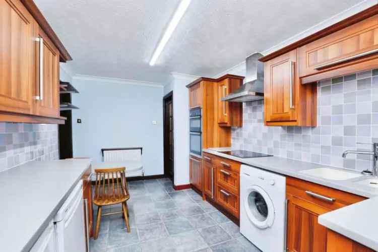 Charming Village House with Garden - 2 Beds