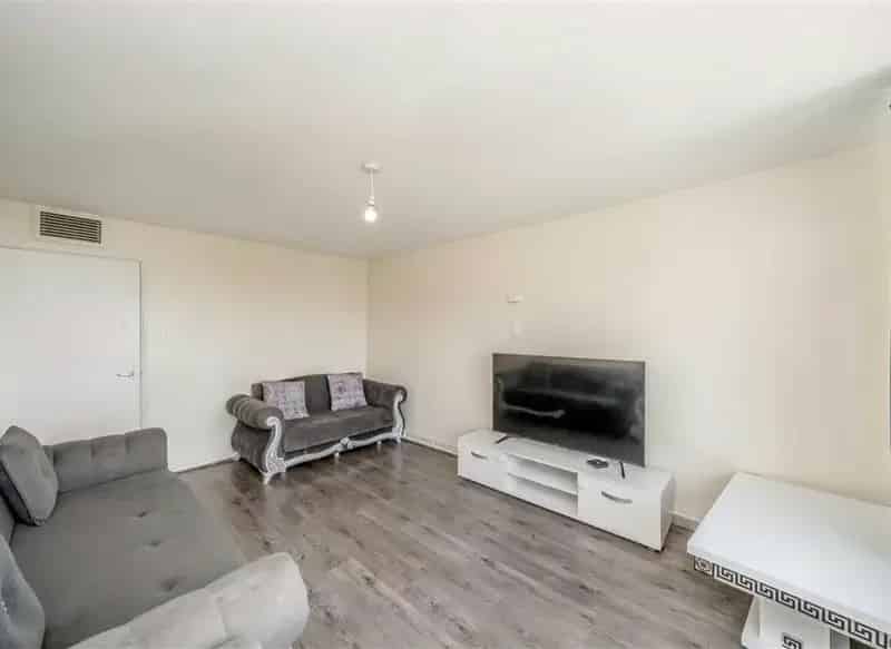 One Bedroom Apartment Kilburn Sixth Floor Balcony Parking