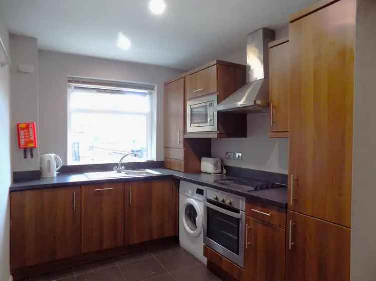 3 bedroom flat to rent