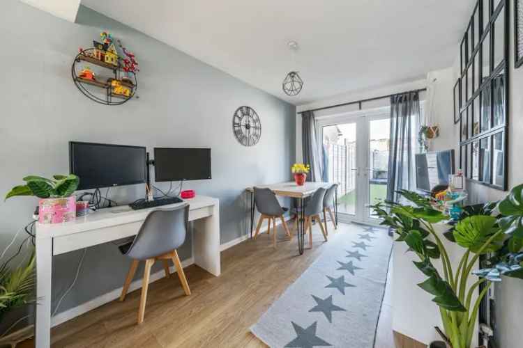 Three Bedroom Semi-Detached Home Near Cox Green School