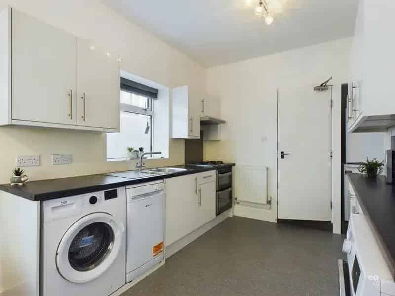 6 Bedroom Student House HMO - Luxurious Refurbishment