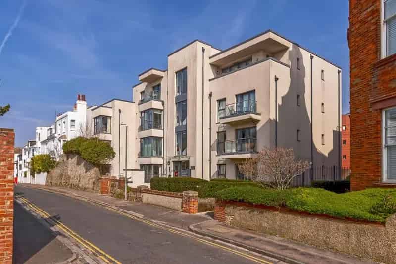 1 Bedroom Apartment for Sale