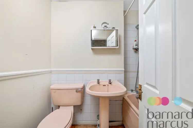 Studio Flat near Colindale Station - Modern and Convenient