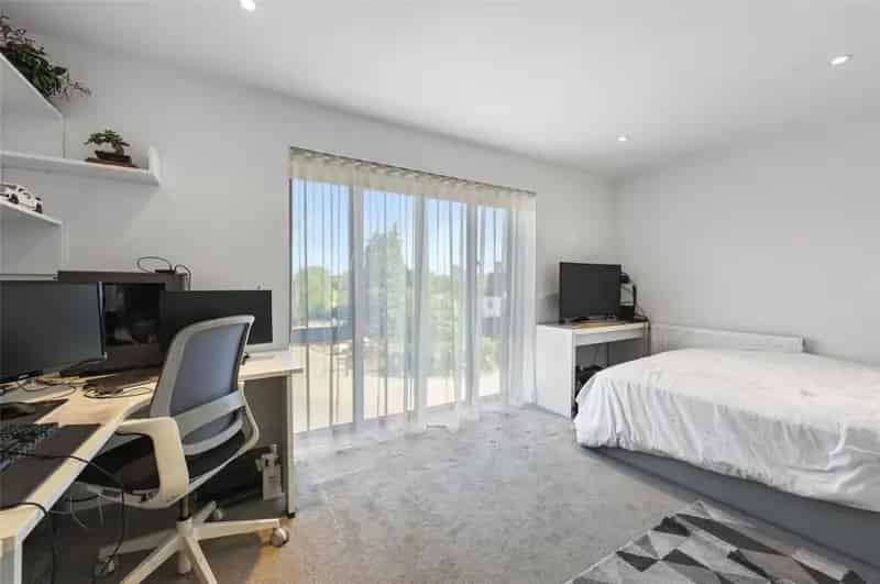 6 Bed House for Sale in Old Harlow