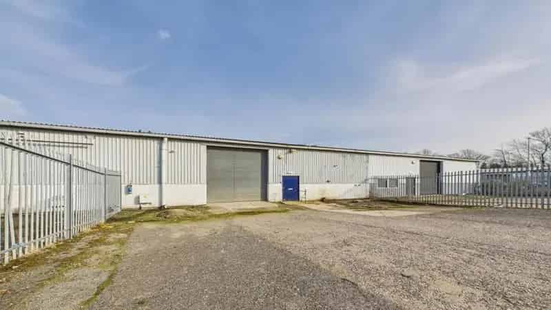 Industrial Unit with Warehouse Office and Yard Space