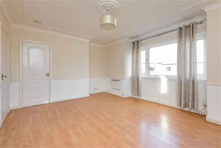 2 Bed Flat - Second Floor with 1 Reception Room