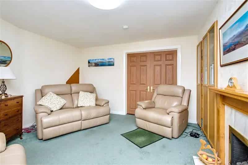3 Bed Detached House with 2 Reception Rooms Penicuik