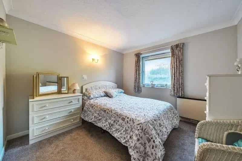 1 Bed Flat for Sale near Woking Town Centre
