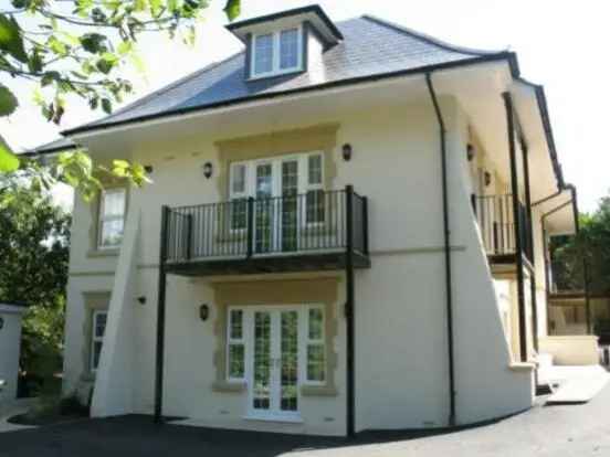 2 Bedroom Ground Floor Flat Talbot Woods Professional Block