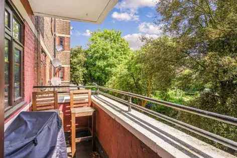 3 Bedroom Flat 123m2 London Spacious Reception Balcony Modern Kitchen