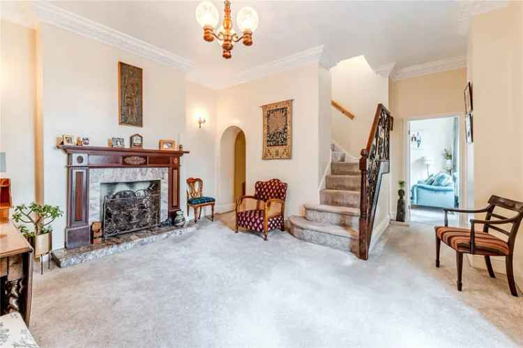 House For Sale in Leeds, England