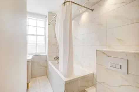 2 rooms flat of 107 m² in London