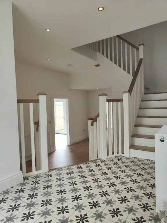 3 Bed House Modern Kitchen Garden Parking