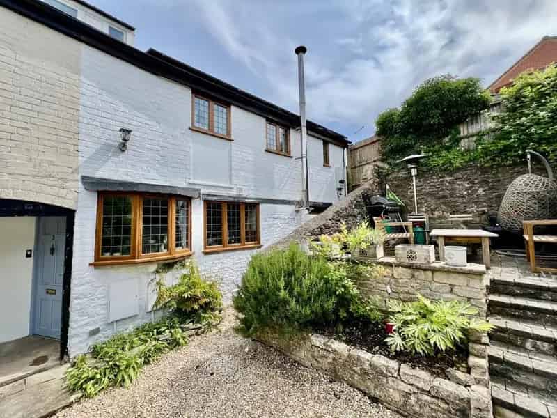 2 Bedroom End of Terrace House for Sale