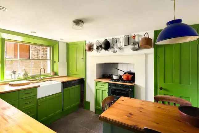 Georgian House for Sale in Hackney London E8