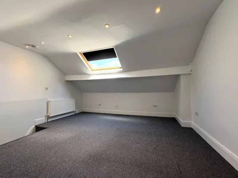 3 Bedroom Terraced House To Let - Recently Refurbished