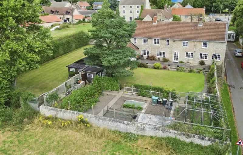 Detached Family Home 5 Bedrooms 3500 SQFT Loversall