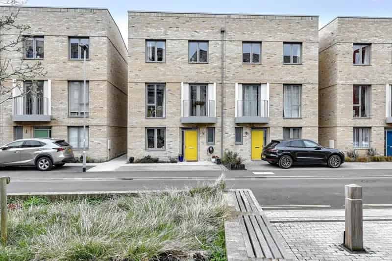 4 Bedroom Semi-Detached House for Sale