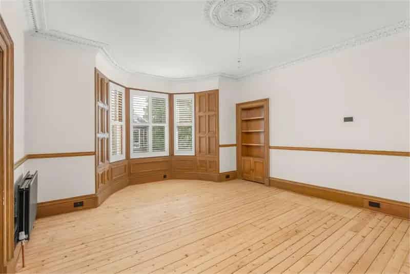 2 Bed Flat Portobello Spacious Living Room Contemporary Kitchen