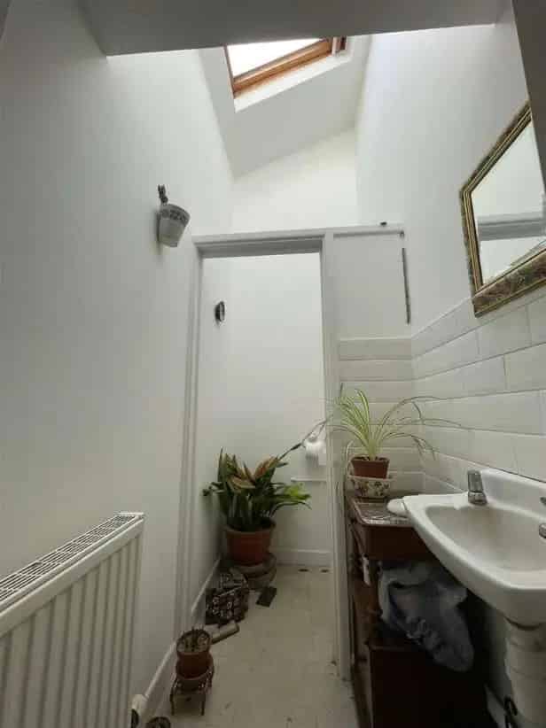 3 Bed House For Sale Huge Renovation Potential 04 Acres
