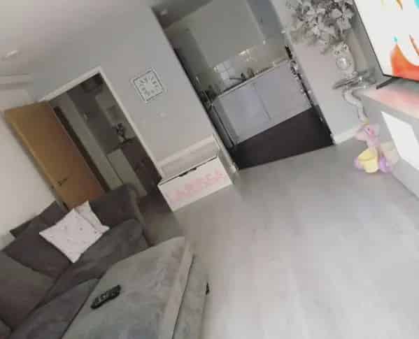 2-Bed Flat Large Balcony Private Parking Pet-Friendly Family Home Swap