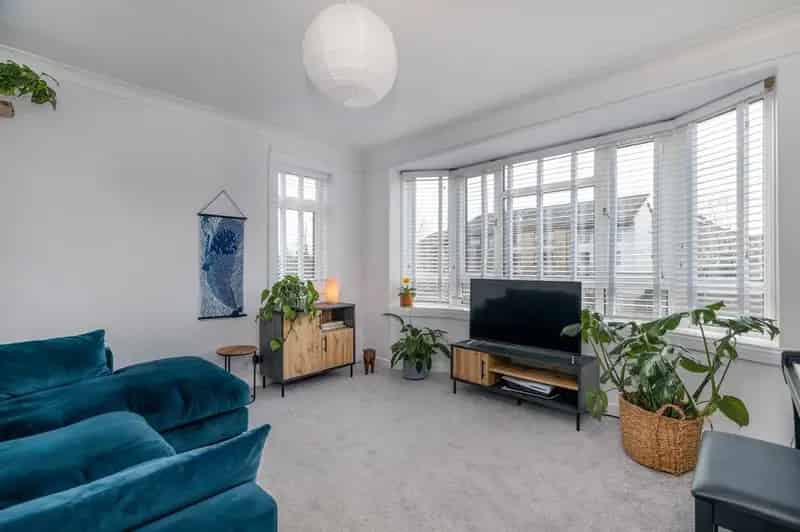 3 Bedroom Apartment for Sale in Kelvinside Glasgow