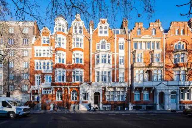 Flat for sale in Hyde Park Place, Hyde Park Estate, London W2