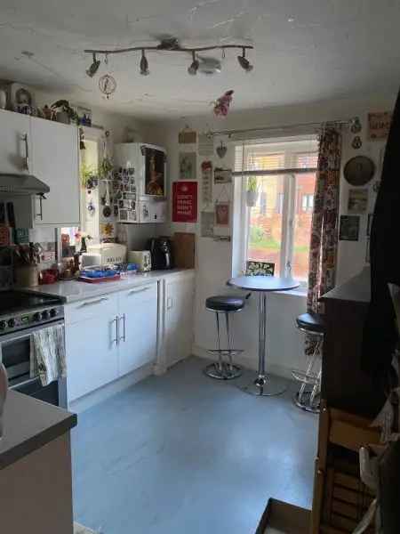 2 Bed Flat Crouch End Border Balcony Garden Parking