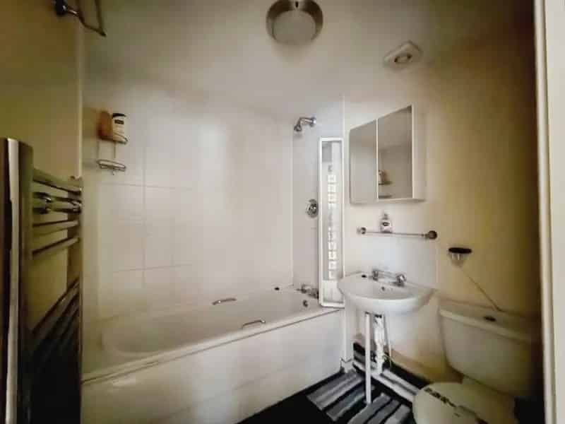 2 bedroom Flat
 For Sale