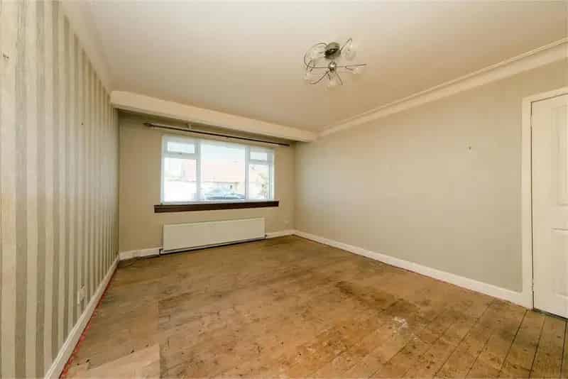 3 Bed Semi-Detached House with Converted Loft