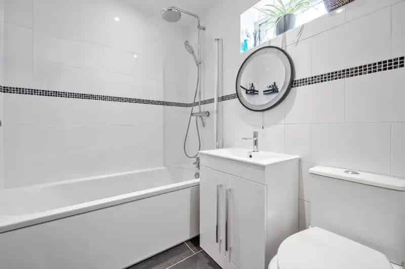 3 Bed Family Home for Sale Near Amenities and Schools