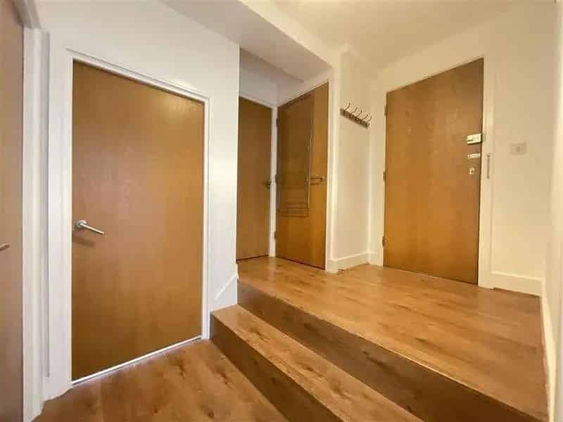2 Bed Flat for Sale Near Wickford Mainline Station