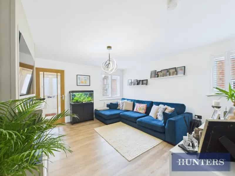 2 bedroom House
 For Sale 
Total Size: 615 SQ FT