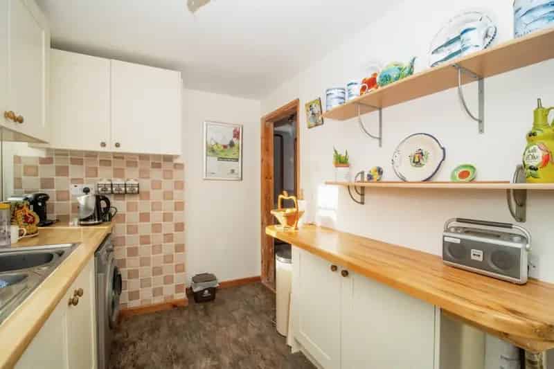 Spacious 3-Bedroom Apartment in Puddletown with Garage and Private Gardens