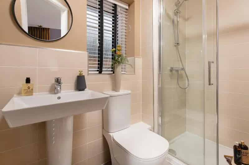 4 Bed House for Sale - Open Plan Kitchen, En Suite, South-Facing Garden