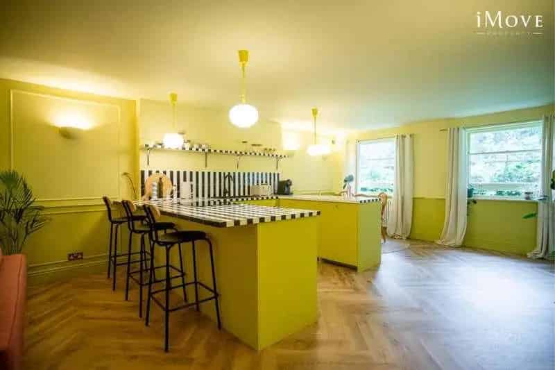2 Bed Flat for Sale Crystal Palace 1090 Sq Ft